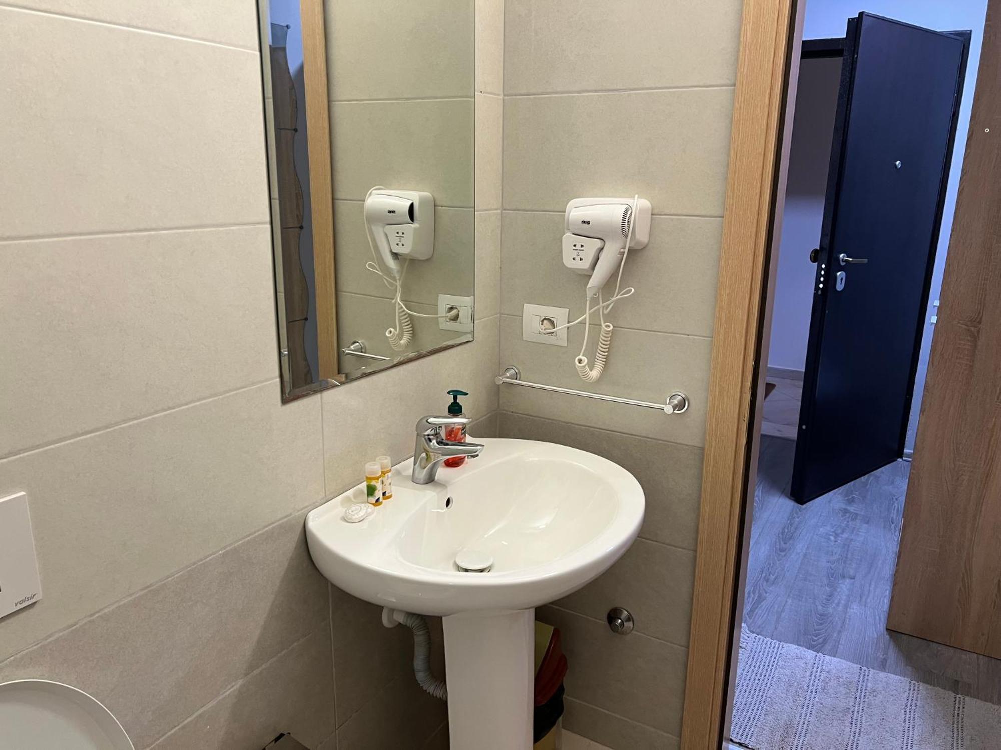 Apartamente Oslo Vlore Bagian luar foto